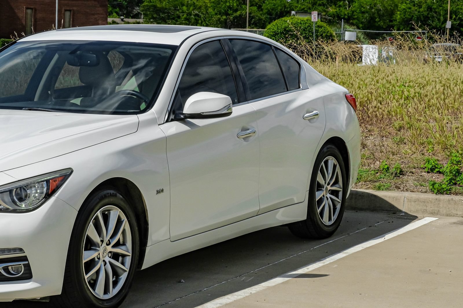Used 2016 INFINITI Q50 3.0t Premium w/ Cargo Package RWD image 9