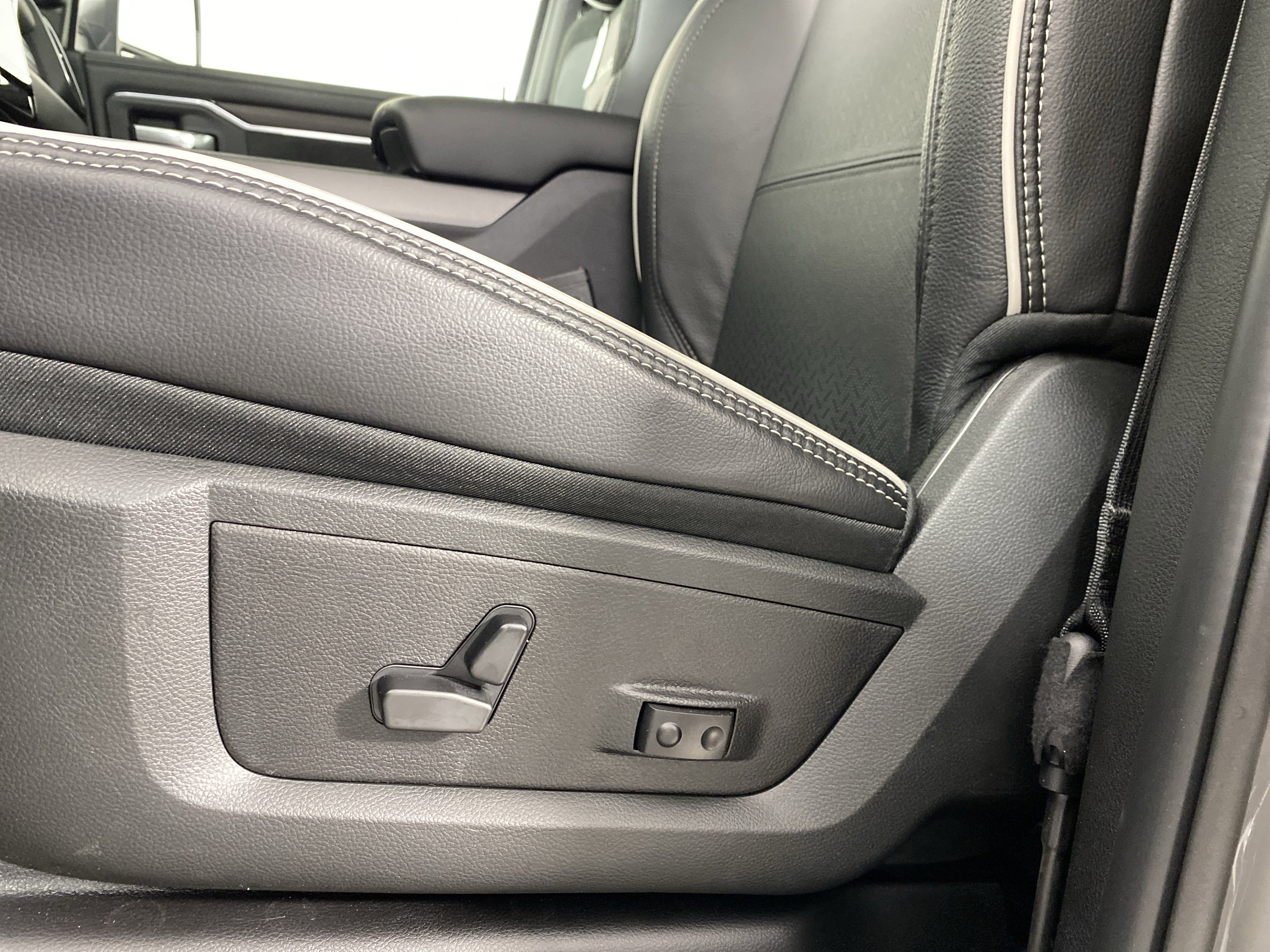 New 2026 RAM 2500 Laramie image 16