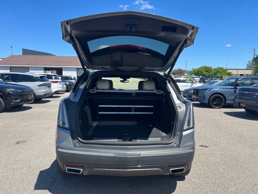 Used 2024 Cadillac XT5 Sportv w/ Technology Package AWD/4WD image 9