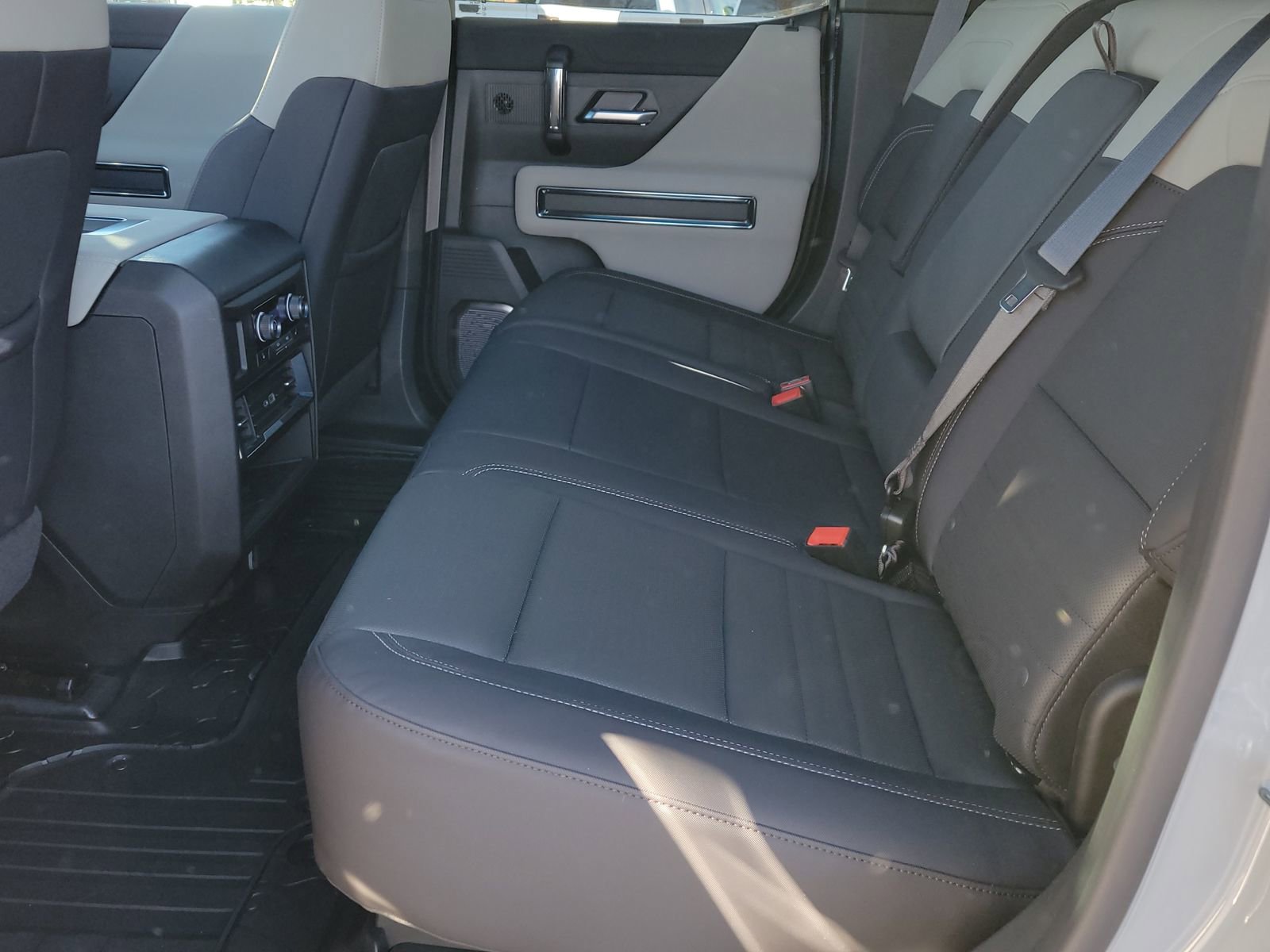 New 2026 GMC Hummer EV SUV w/ LPO, Dark Essentials Package image 7