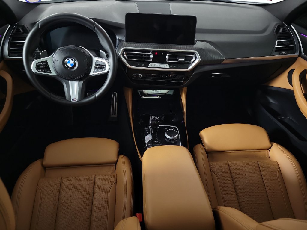 Used 2024 BMW X4 xDrive30i w/ M Sport Package AWD/4WD image 11