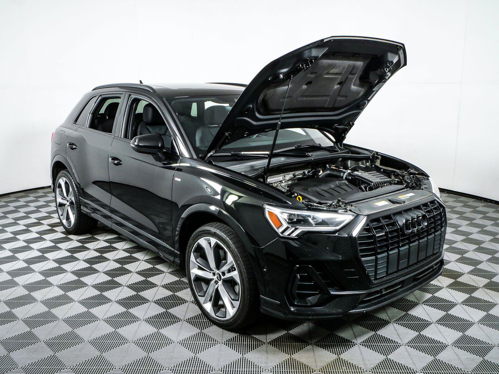 Used 2021 Audi Q3 2.0T Premium Plus w/ Premium Plus Package AWD/4WD image 37