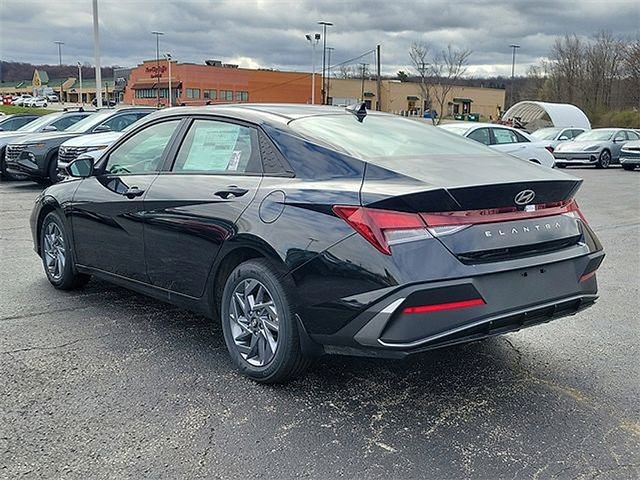 New 2026 Hyundai Elantra Sport image 3