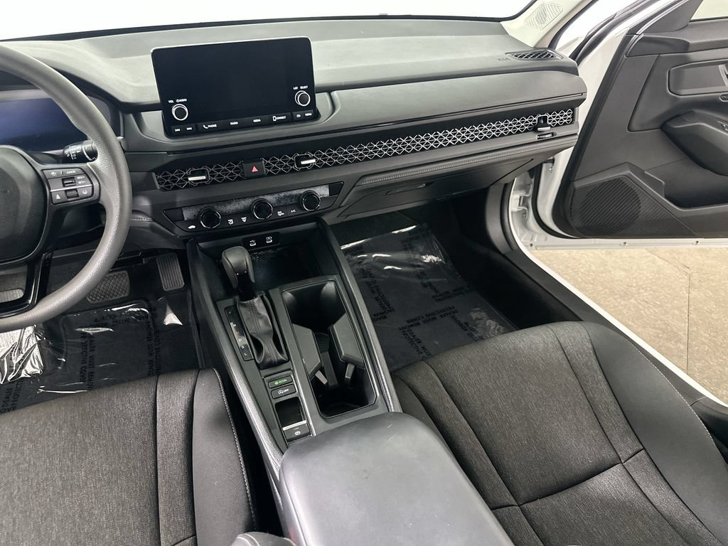 Used 2024 Honda Accord EX image 21