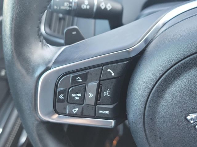 Used 2018 Jaguar E-PACE R-Dynamic SE image 19