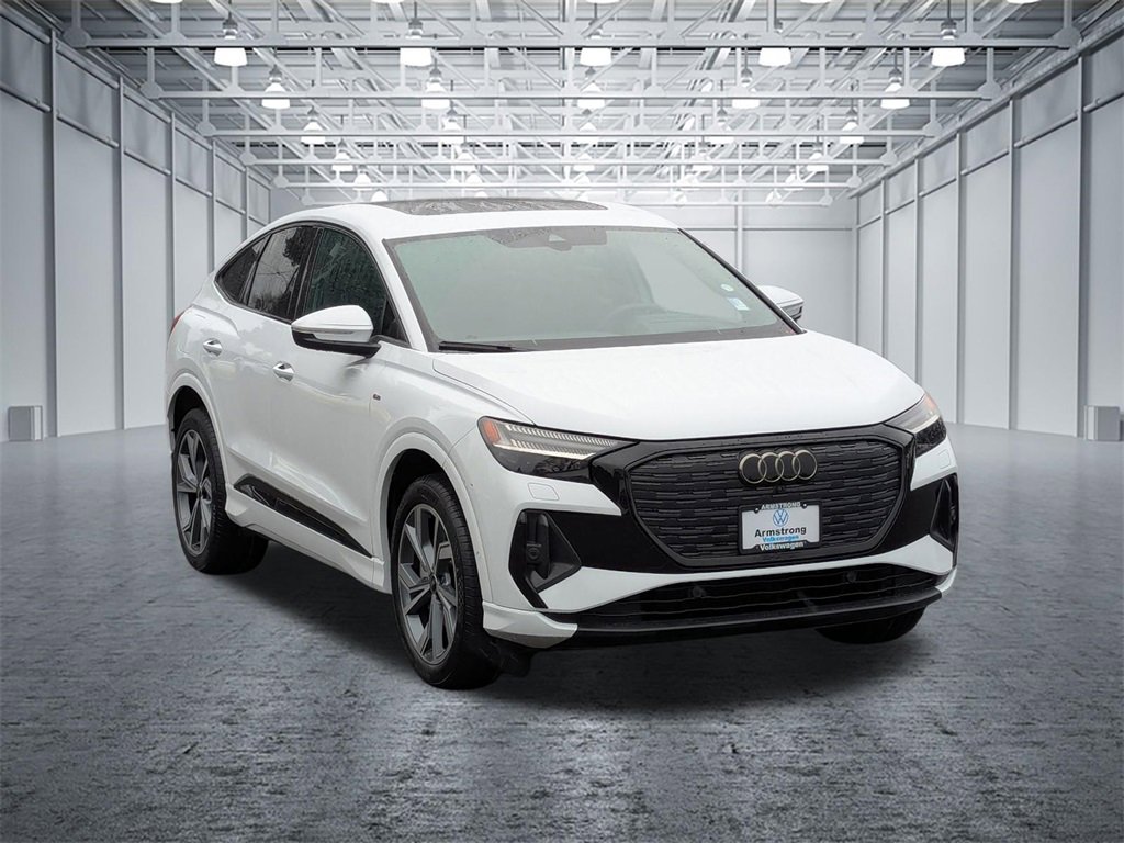Used 2023 Audi Q4 e-tron Prestige w/ Black Optic Package image 7