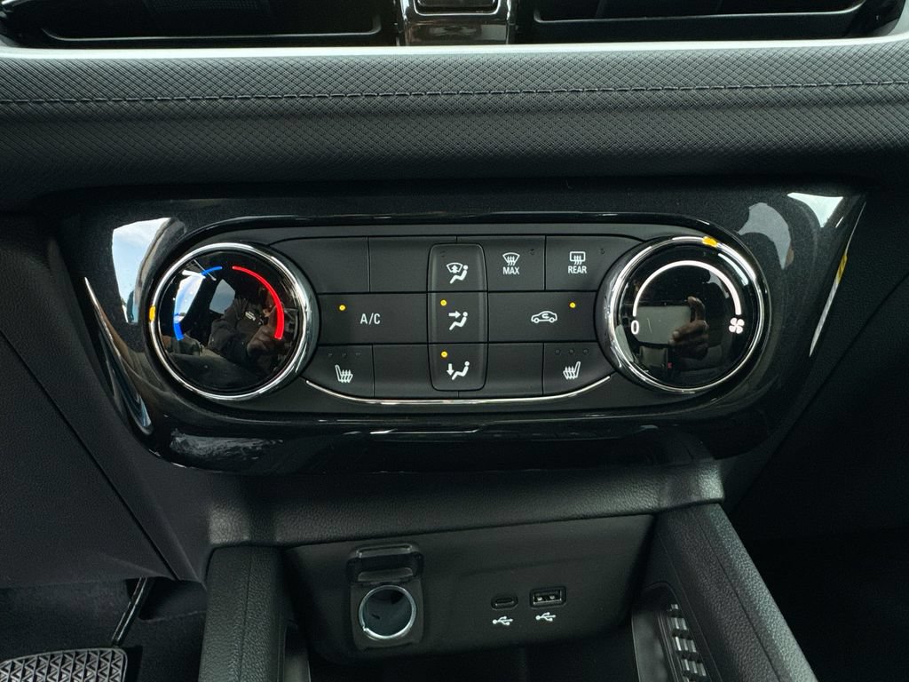 New 2026 Chevrolet TrailBlazer LT w/ LT Cold Weather Package FWD image 25