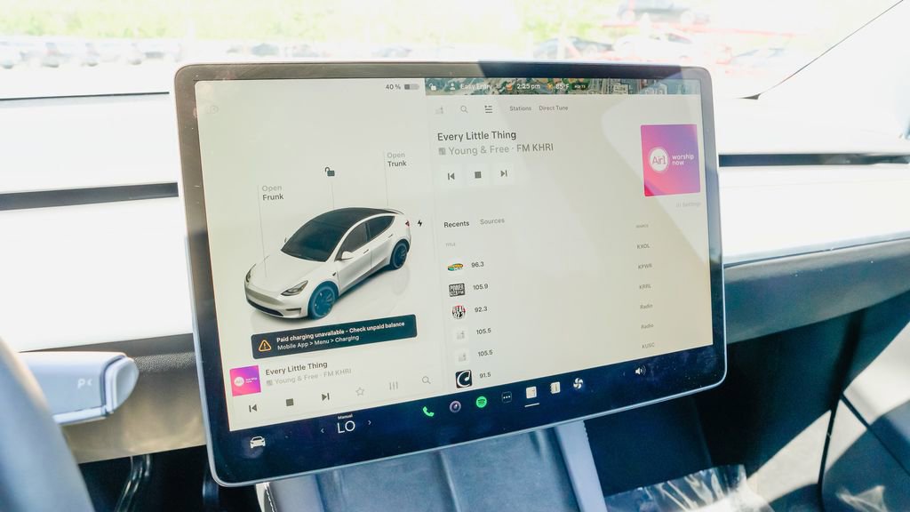 Used 2024 Tesla Model Y Performance AWD/4WD image 19