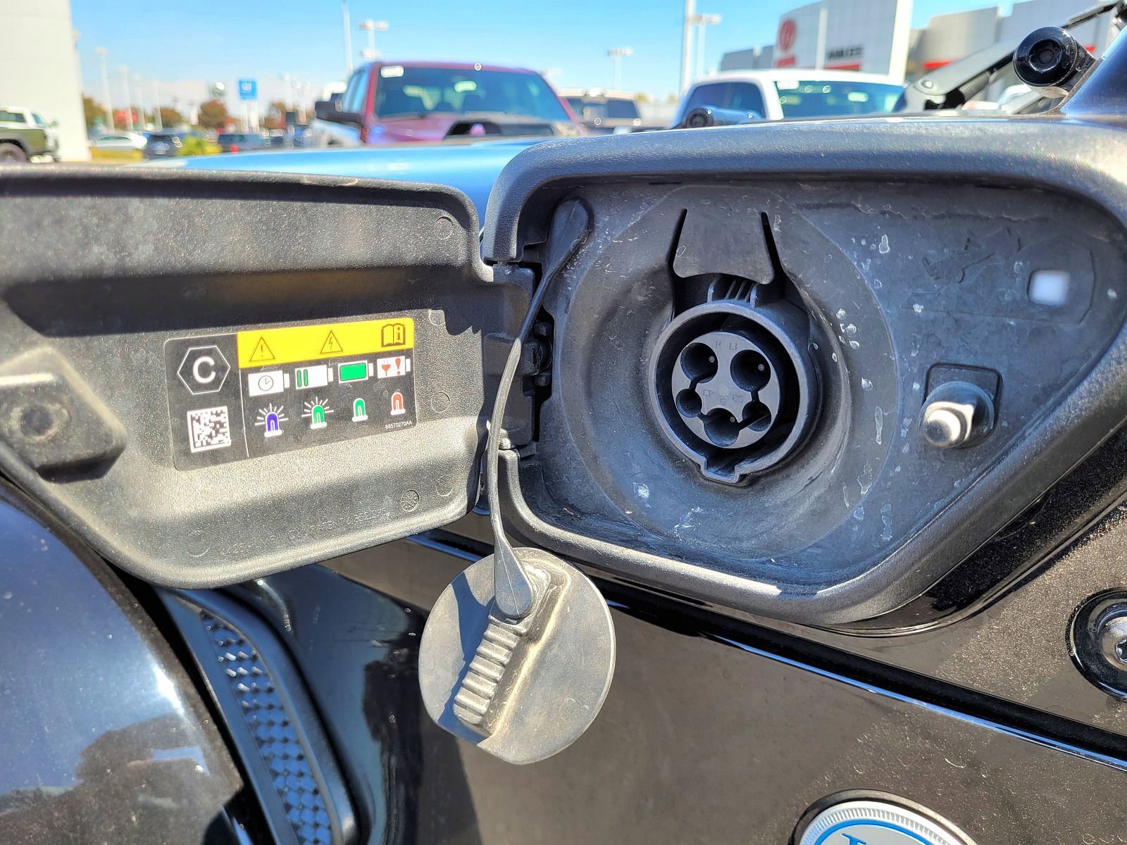 Used 2023 Jeep Wrangler Unlimited Sahara image 10