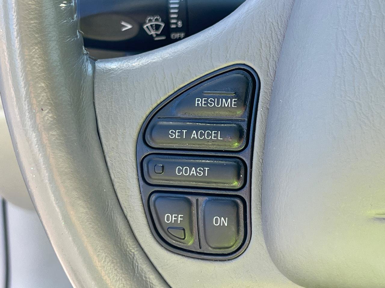 Used 2000 Lincoln Continental FWD image 20