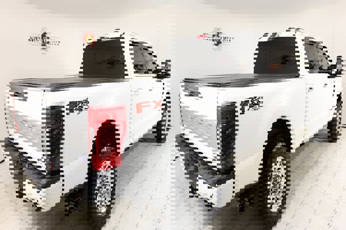 Used 2020 Ford F350 Platinum w/ FX4 Off-Road Package image 3