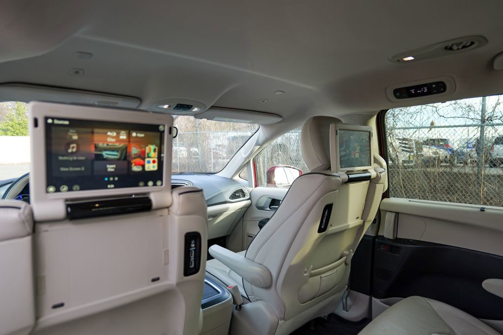Used 2018 Chrysler Pacifica Limited w/ Advanced Safetytec Group image 28