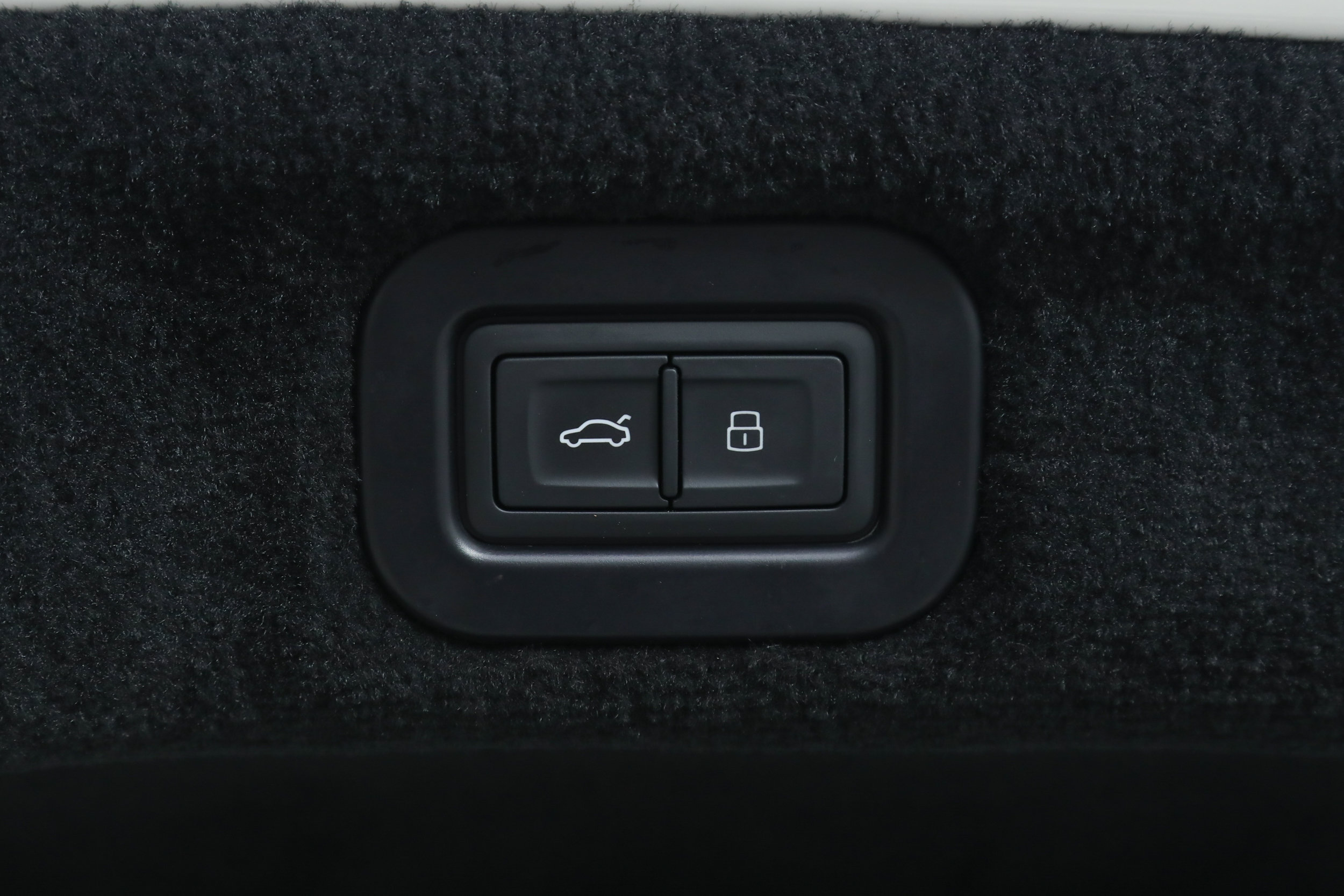 Used 2022 Bentley Flying Spur Plug-In Hybrid AWD/4WD image 39