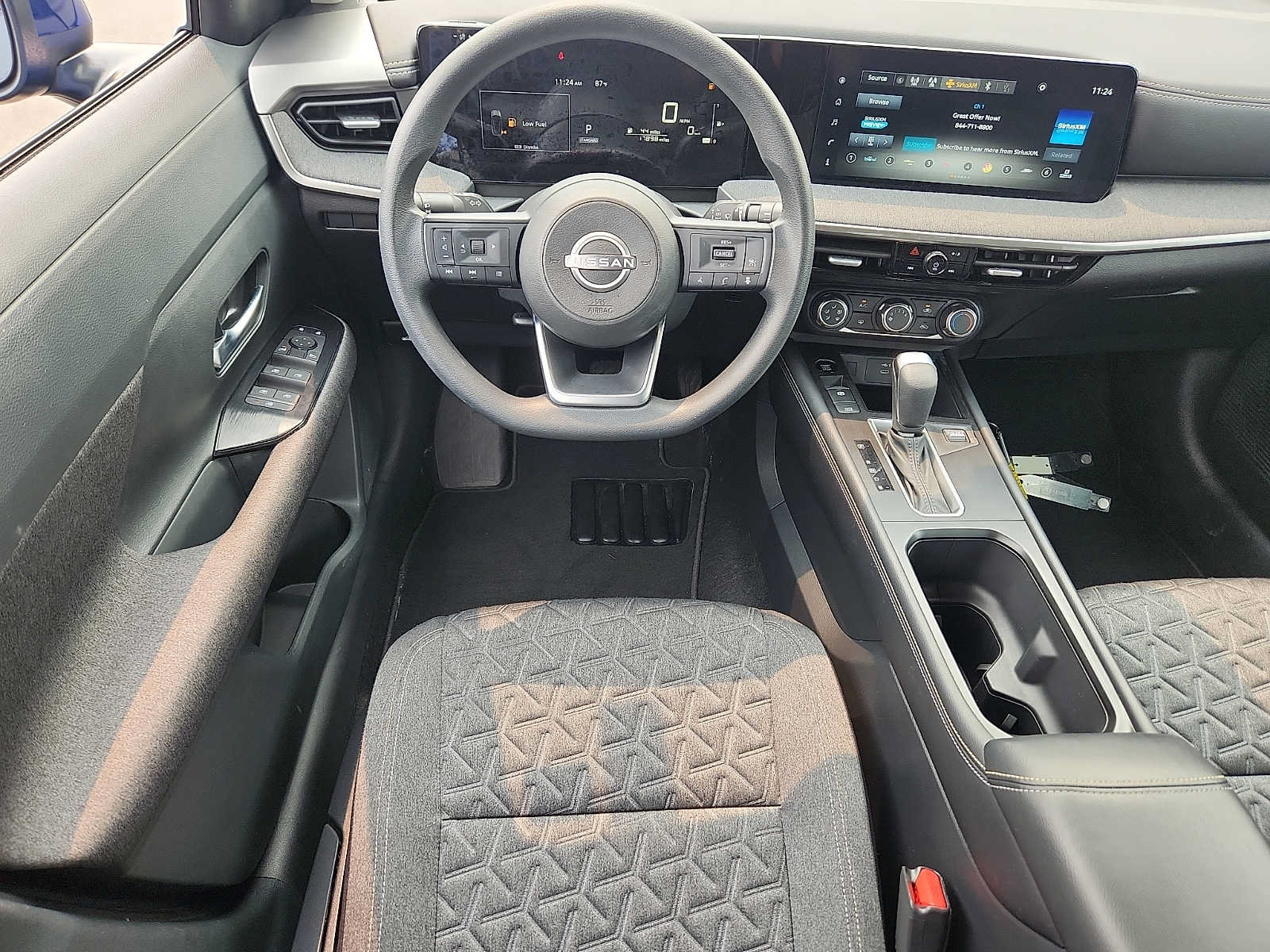 Used 2025 Nissan Kicks SV AWD/4WD image 11