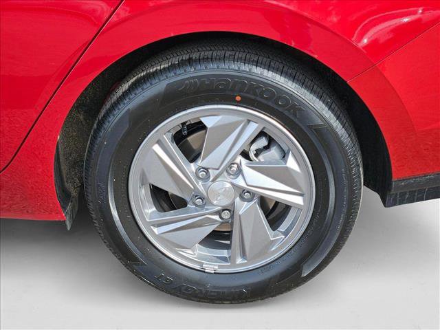 New 2025 Hyundai Elantra SE FWD image 10