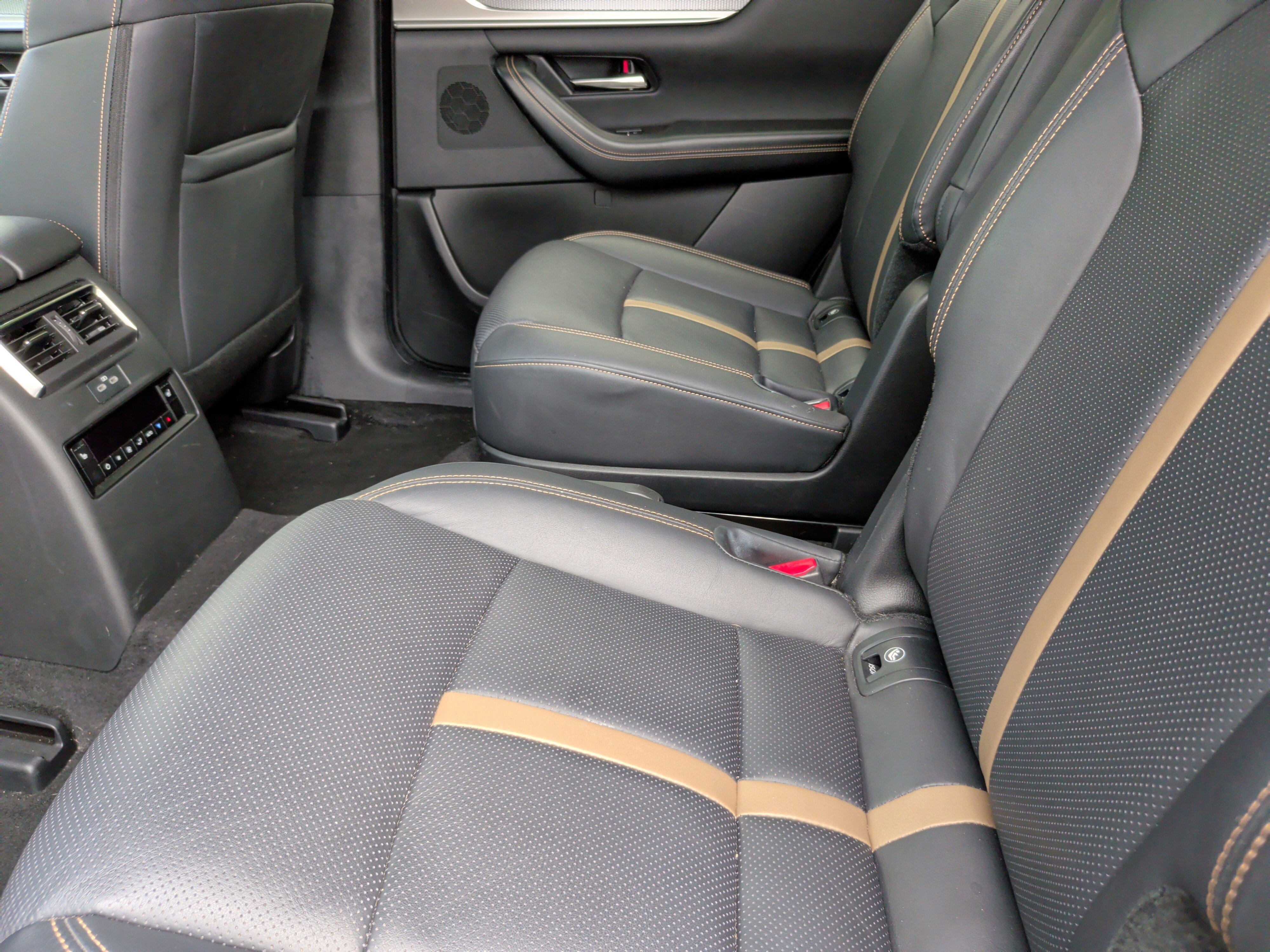 Used 2024 MAZDA CX-90 3.3 Turbo w/ Premium Plus Pkg image 33