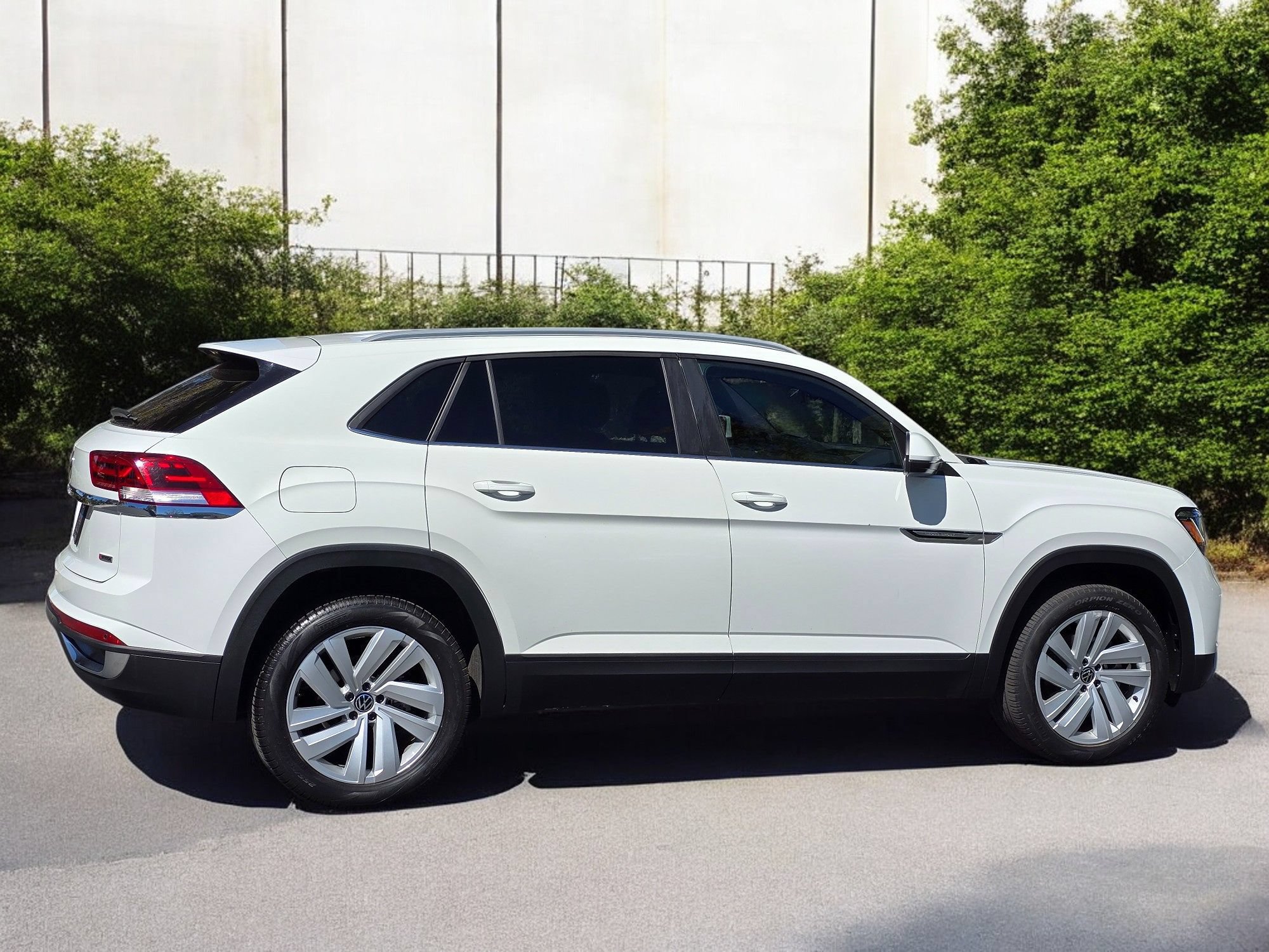 Used 2021 Volkswagen Atlas Cross Sport SE AWD/4WD image 6