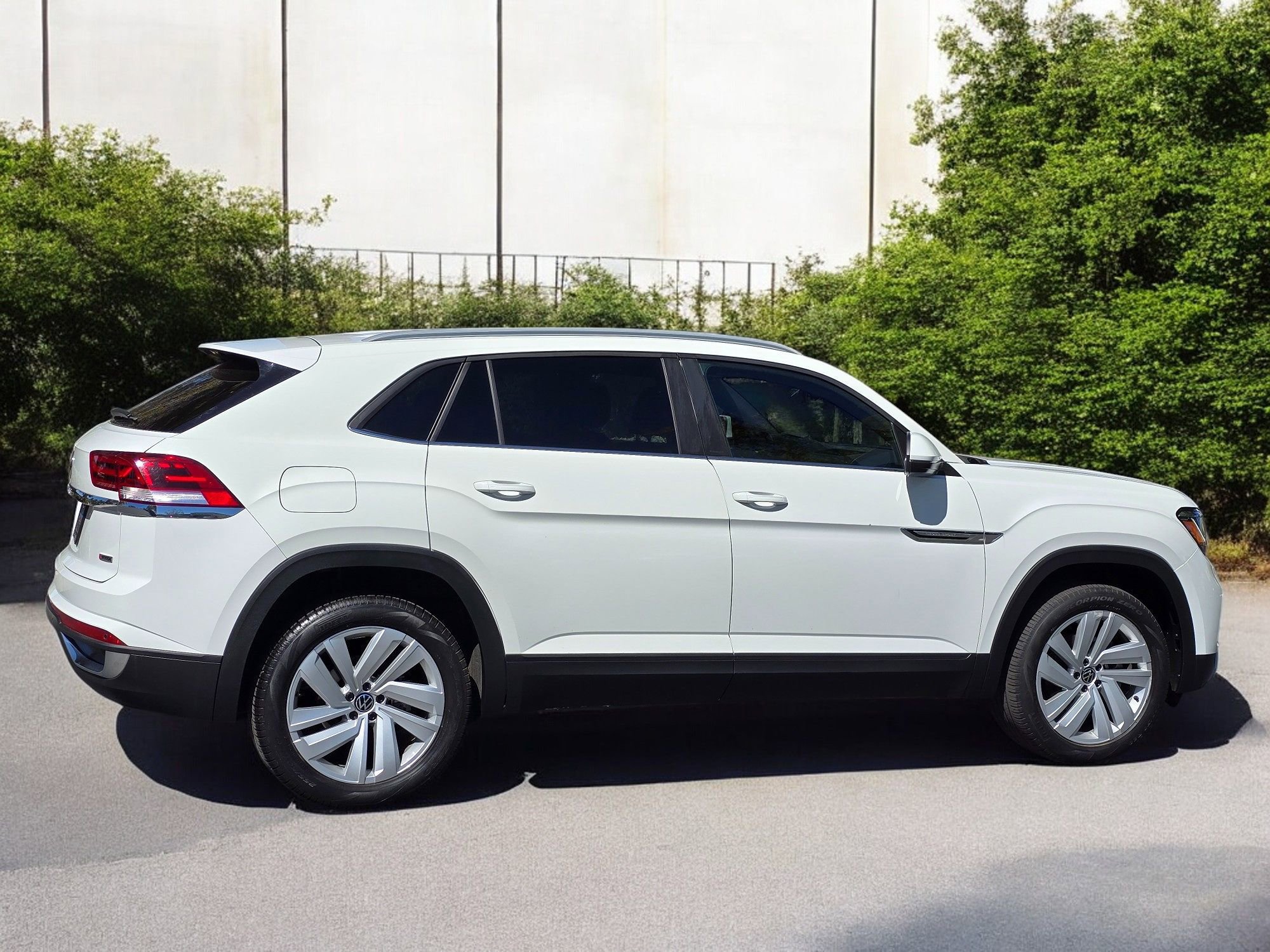 Used 2021 Volkswagen Atlas Cross Sport SE AWD/4WD image 6