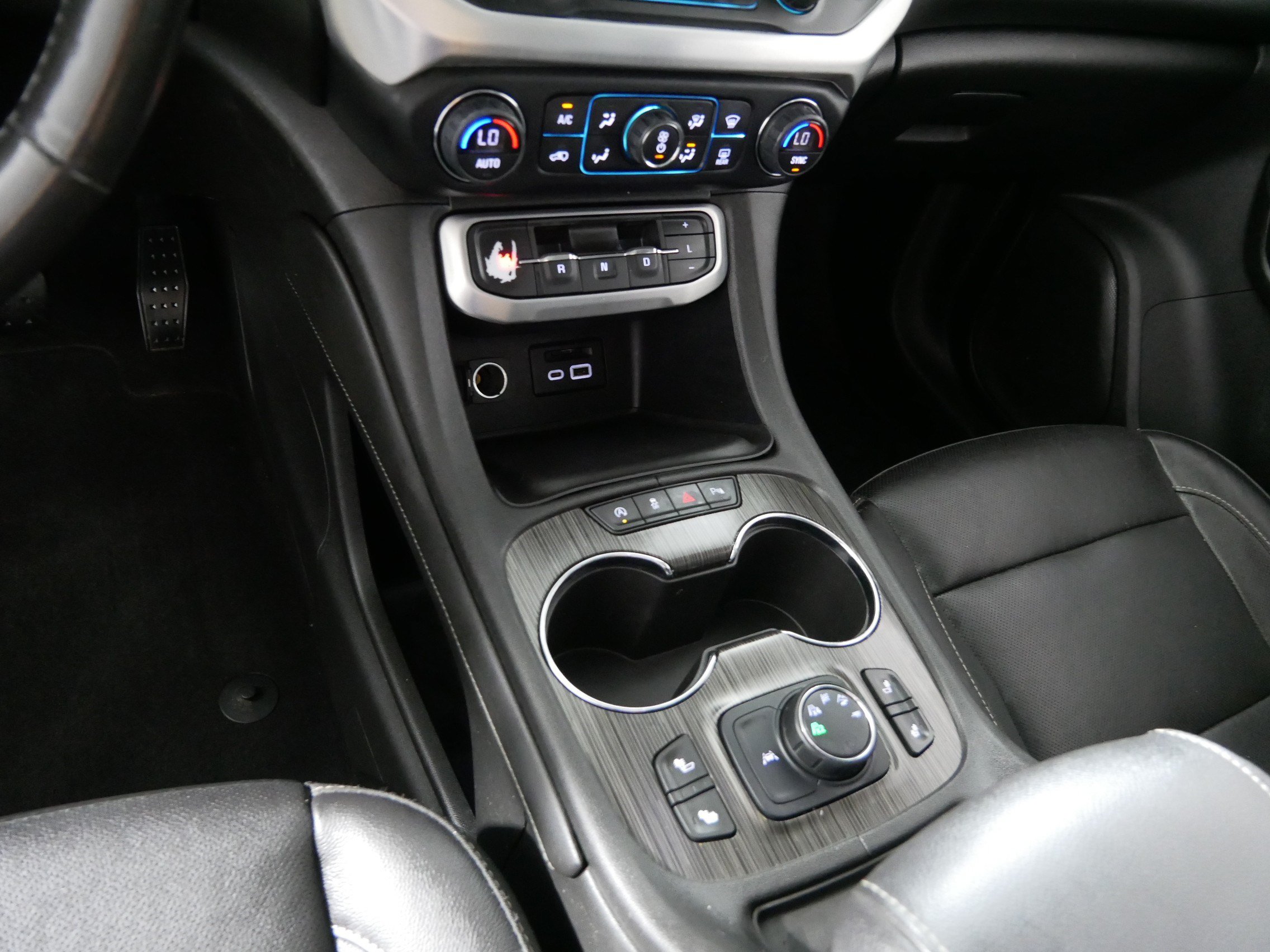 Used 2020 GMC Acadia SLT w/ Driver Alert Package II AWD/4WD image 24