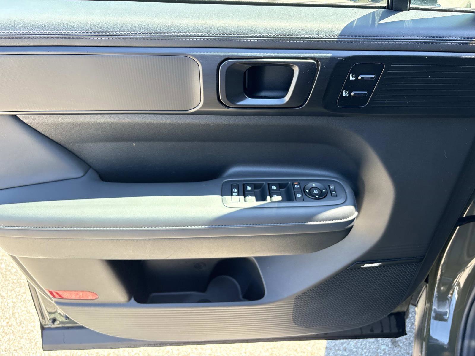 Used 2024 Hyundai Santa Fe Calligraphy FWD image 12