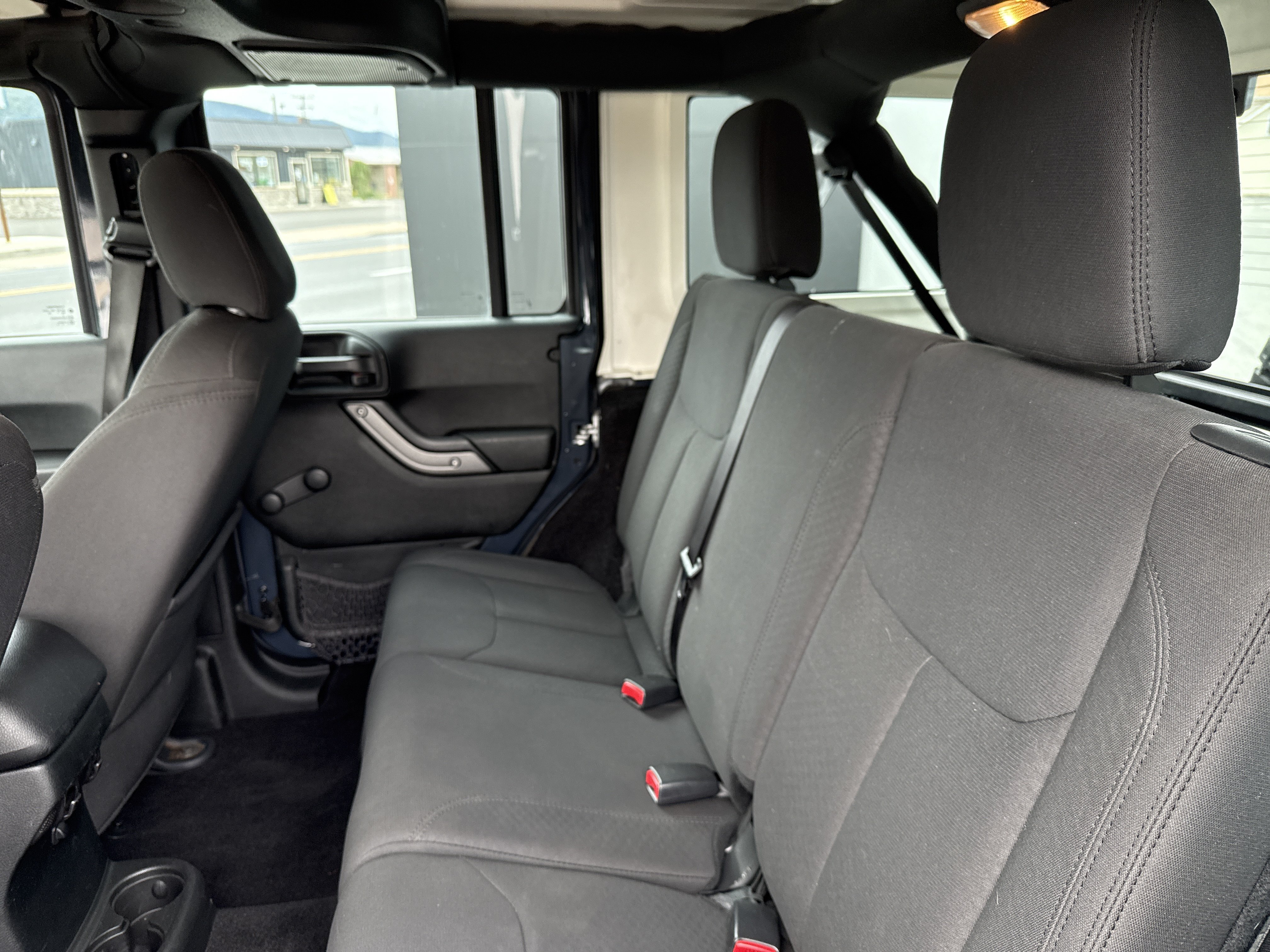 Used 2017 Jeep Wrangler Unlimited Sport w/ Connectivity Group AWD/4WD image 13