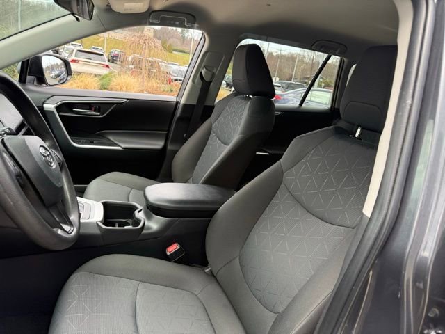 Used 2025 Toyota RAV4 XLE AWD/4WD image 24