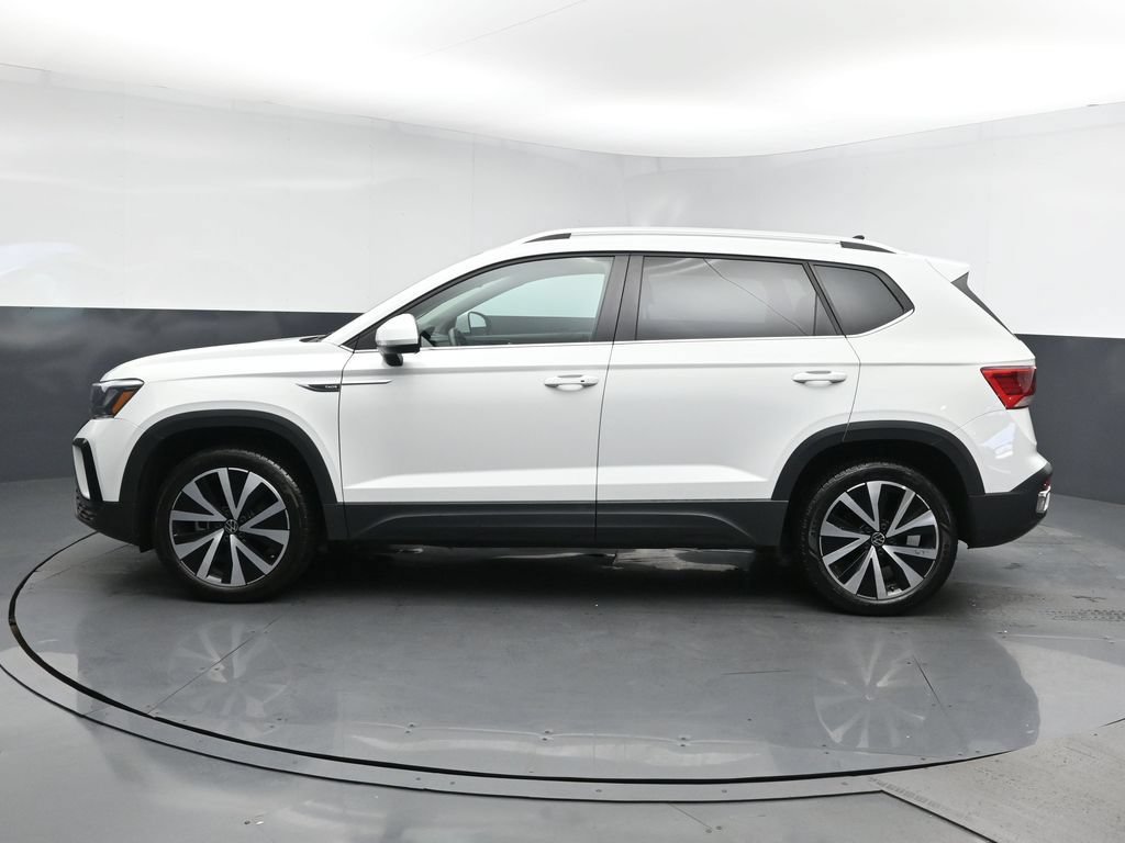 Used 2024 Volkswagen Taos SE FWD image 4