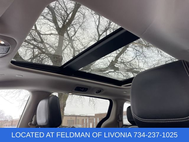 Used 2023 Chrysler Pacifica Limited image 19