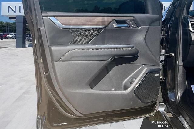 Used 2025 GMC Acadia Denali w/ LPO, Floor Liner Package AWD/4WD image 20