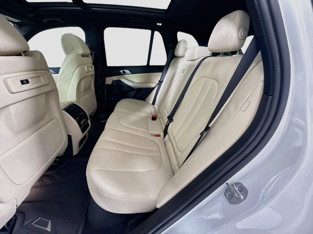 Used 2022 BMW X5 sDrive40i w/ Parking Assistance Package RWD image 21