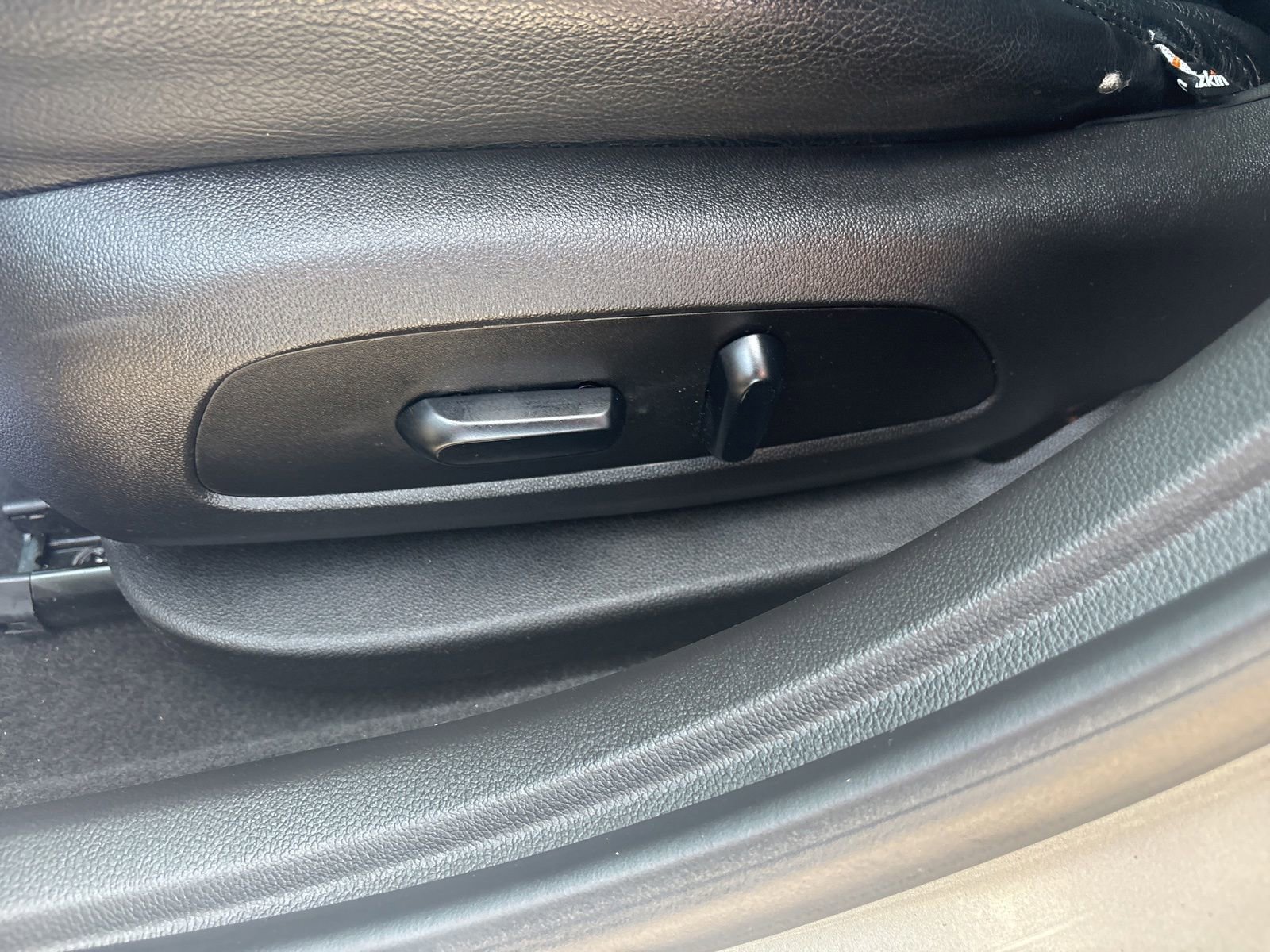 Used 2018 Chevrolet Cruze LT w/ Sun And Sound Package FWD image 26