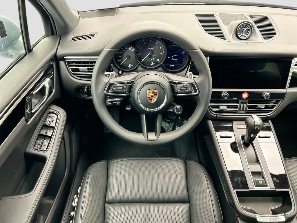 Used 2026 Porsche Macan AWD/4WD image 13