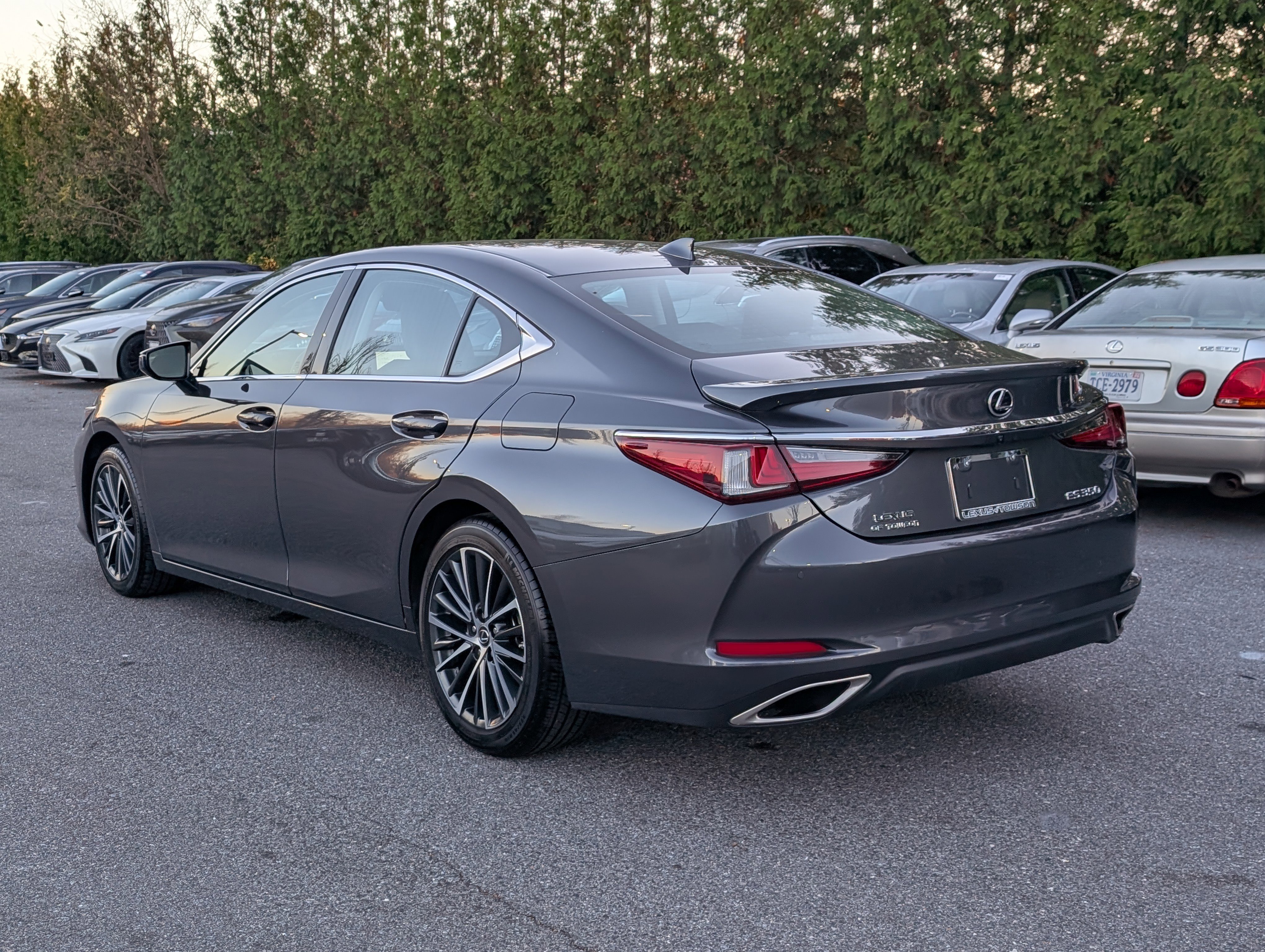 Certified 2025 Lexus ES 350 w/ Premium Package image 5