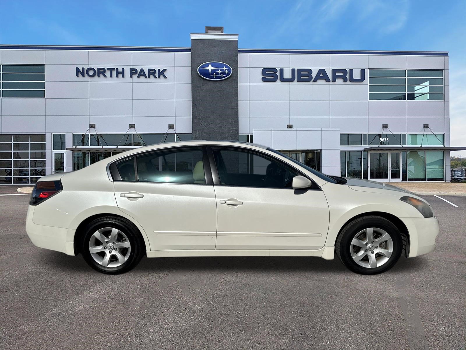 Used 2008 Nissan Altima 2.5 SL w/ SL Pkg image 2