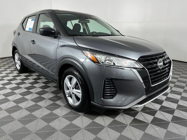Certified 2025 Nissan Kicks Play S FWD image 3