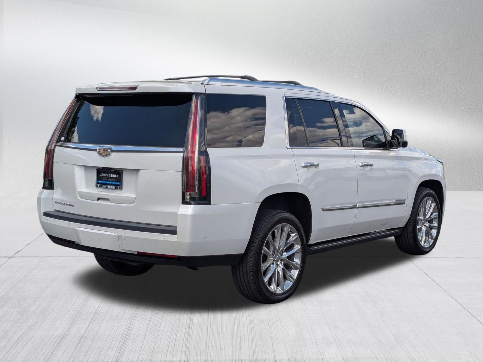 Certified 2020 Cadillac Escalade Premium Luxury AWD/4WD image 6