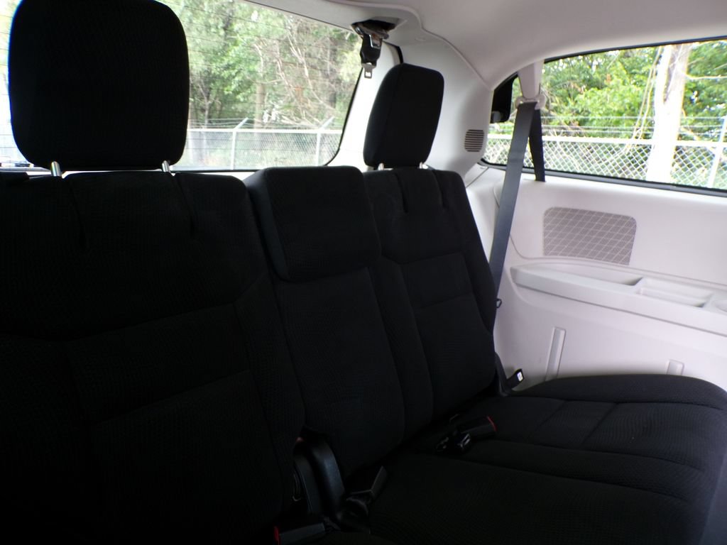 Used 2018 Dodge Grand Caravan SE w/ UConnect Hands-Free Group FWD image 19