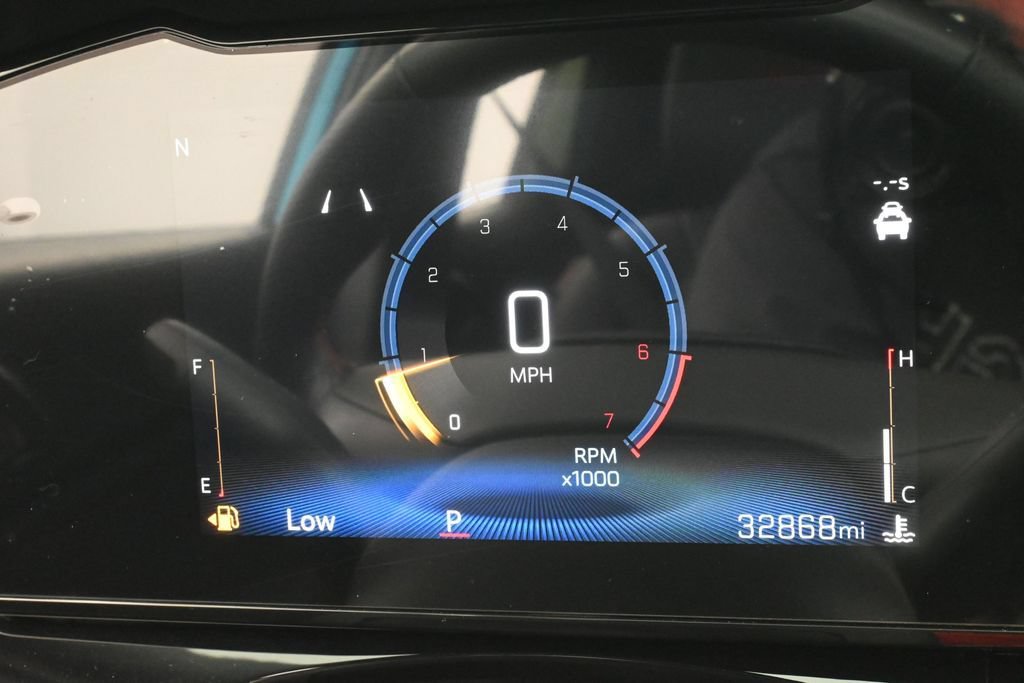 Used 2025 Chevrolet Trax RS FWD image 24