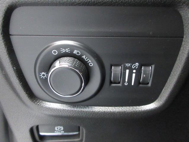 Used 2024 Jeep Grand Cherokee L Laredo AWD/4WD image 13
