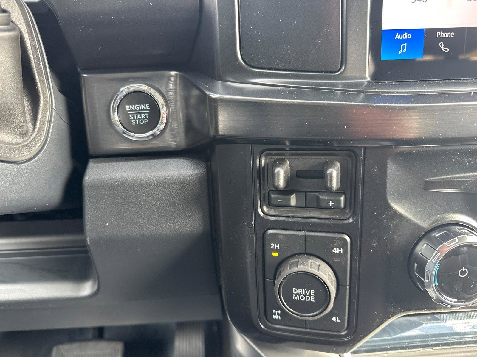 New 2026 Ford F250 Lariat w/ Black Appearance Package image 23