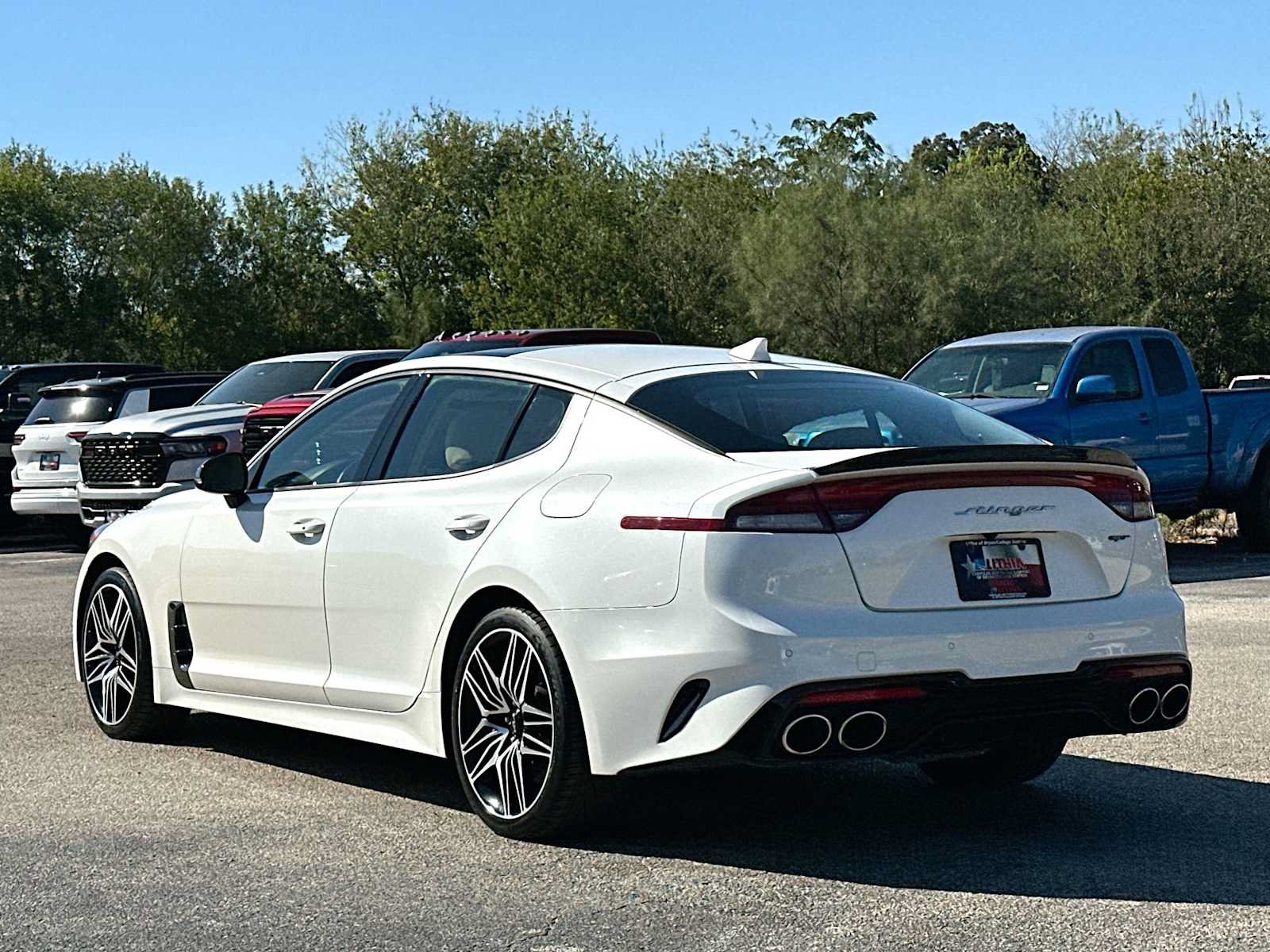 Used 2022 Kia Stinger GT1 RWD image 13