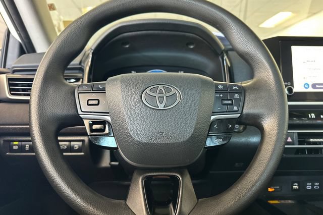 Used 2025 Toyota Camry LE AWD/4WD image 26