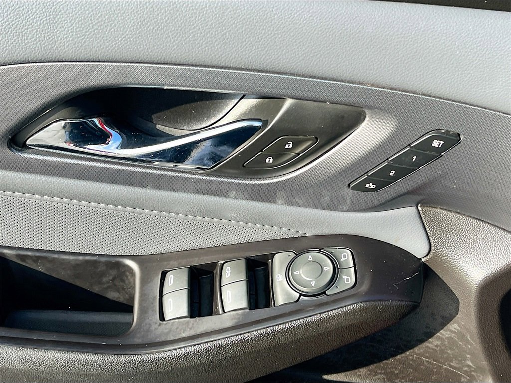 Used 2019 Chevrolet Traverse Premier w/ Driver Confidence II Package image 18