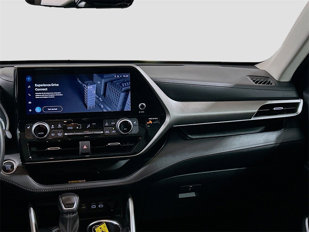 Used 2024 Toyota Highlander XLE image 21