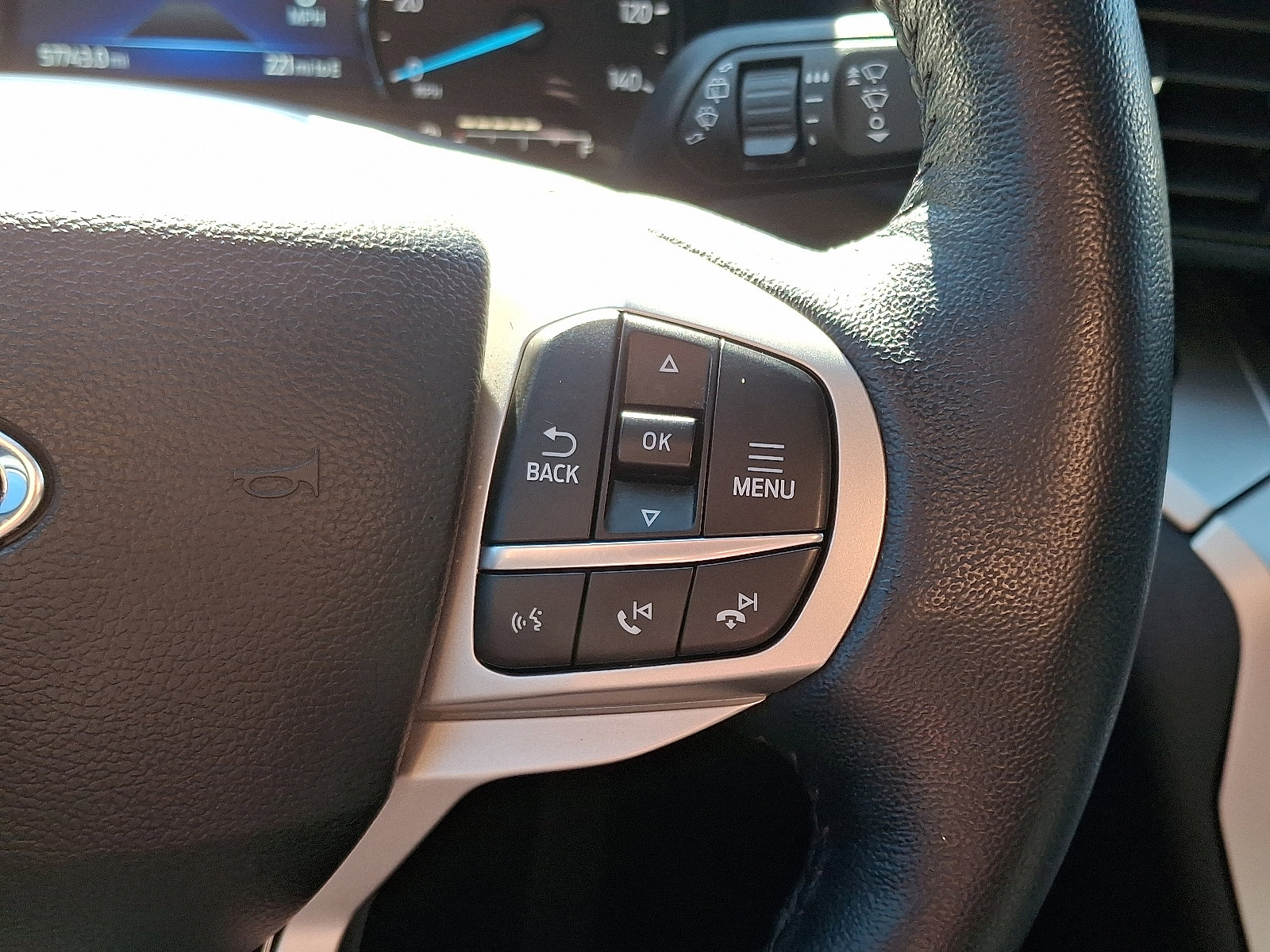 Used 2022 Ford Explorer XLT image 23