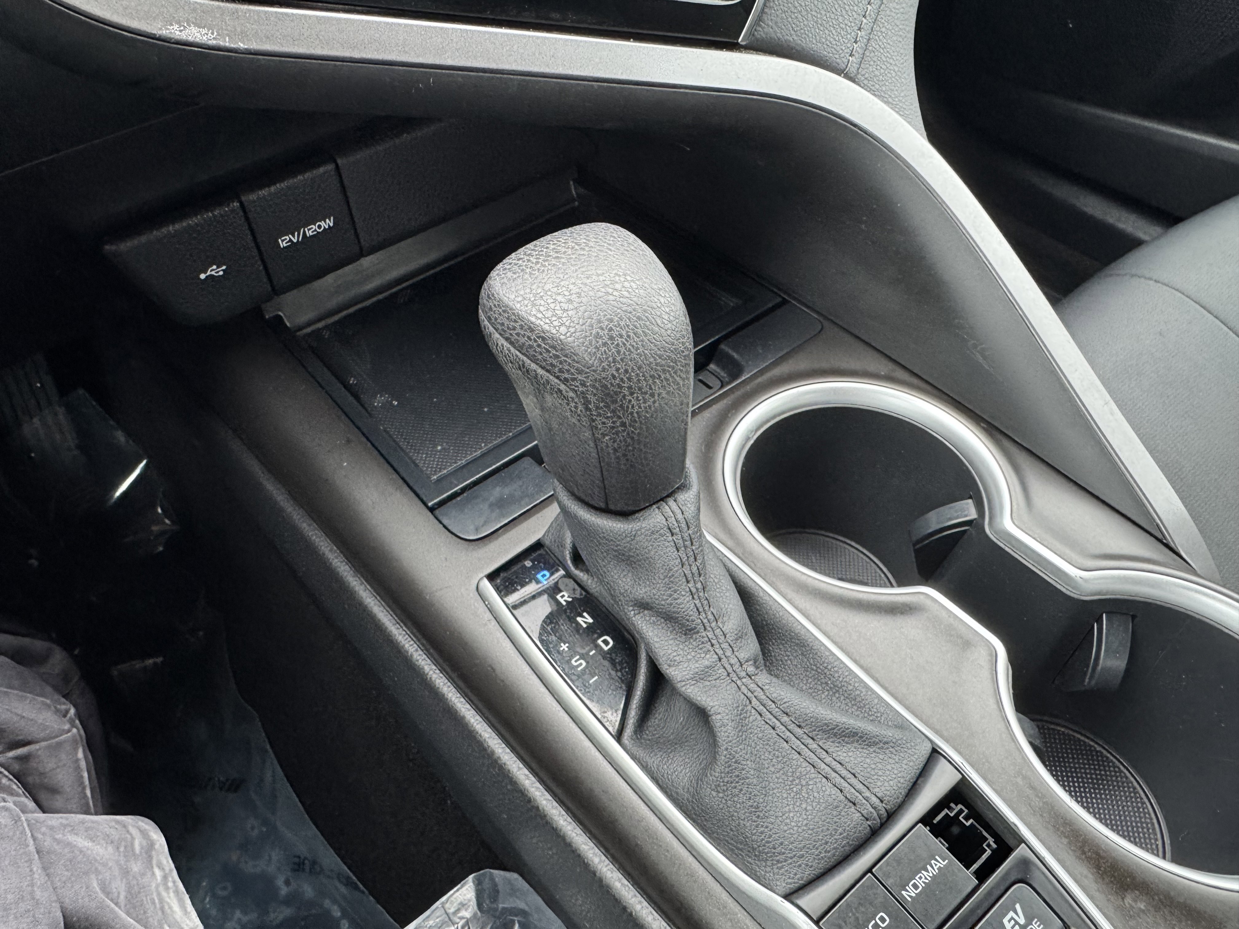 Used 2021 Toyota Camry LE image 32