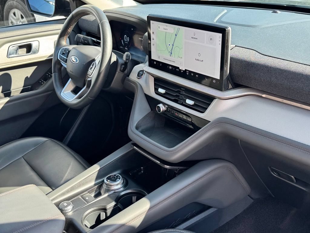 Used 2025 Ford Explorer Active w/ Active Comfort Package RWD image 11