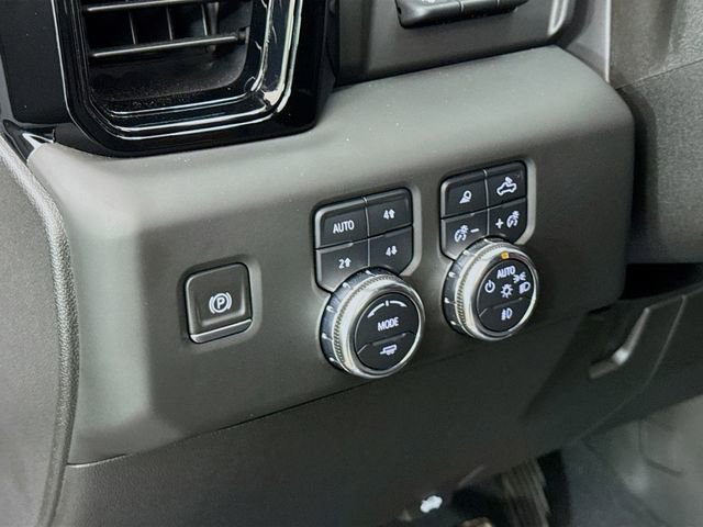 Used 2024 GMC Sierra 2500 AT4 w/ AT4 Premium Plus Package image 11