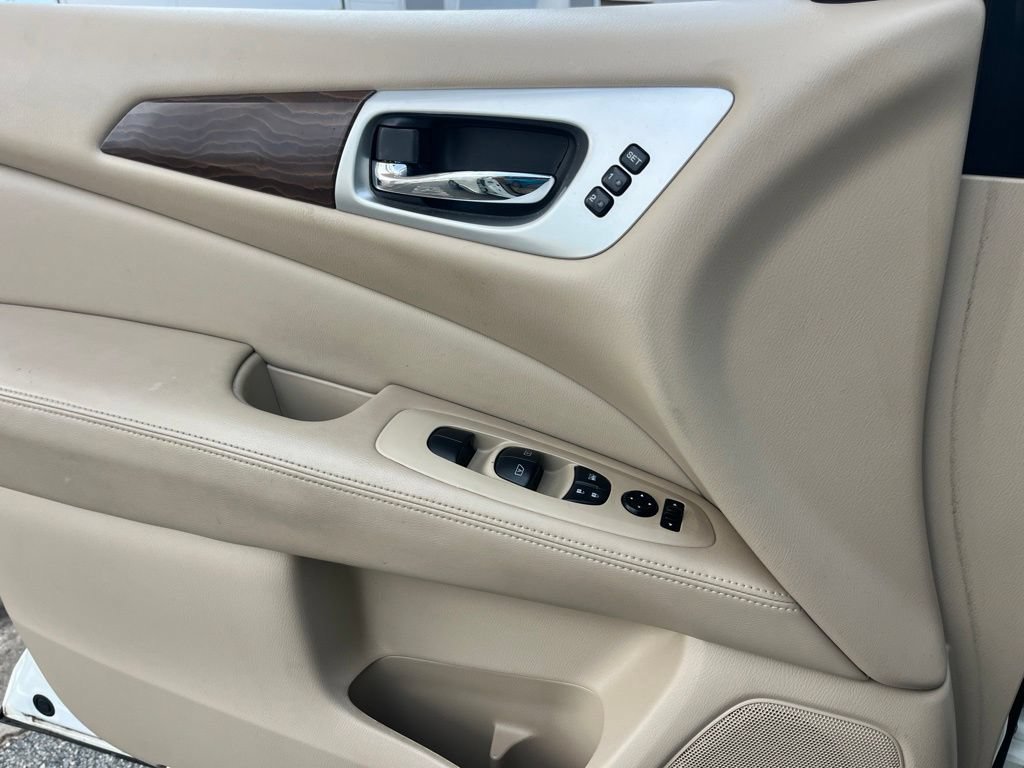 Used 2017 Nissan Pathfinder Platinum FWD image 15