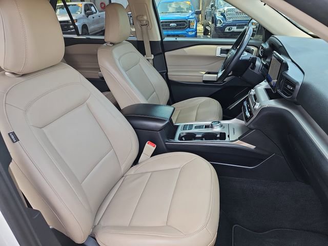 Used 2021 Ford Explorer XLT w/ Equipment Group 202A RWD image 12